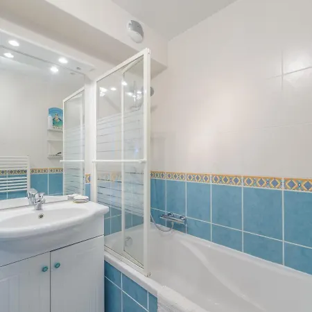 T2 En Front De Avec Balcon, Wifi Et Parking - - Fr-1-258-188 Apartment